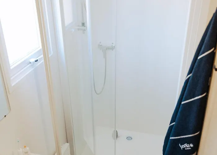 Kemping Mobil Avec Terrasse Au Calme - Api-1-52-1137 *