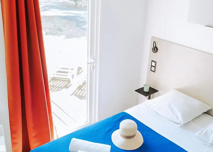 Mobil Avec Terrasse Au Calme - Api-1-52-1137 * Saint-Jean-de-Monts