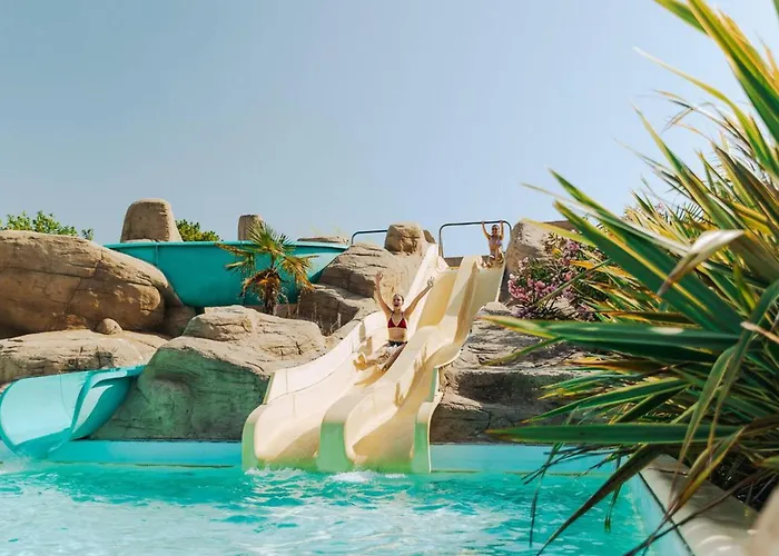 Kemping Mobil Avec Terrasse Au Calme - Api-1-52-1137