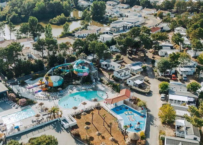 Mobil Avec Terrasse Au Calme - Api-1-52-1137 * Saint-Jean-de-Monts