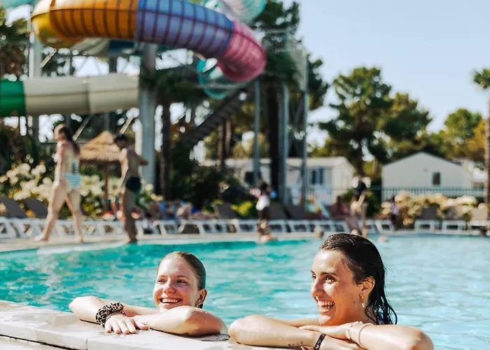 Mobil Avec Terrasse Au Calme - Api-1-52-1137 * Saint-Jean-de-Monts